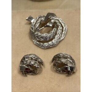 Trifari Silver Tone Vintage Knot Clip On Earrings & Brooch Set